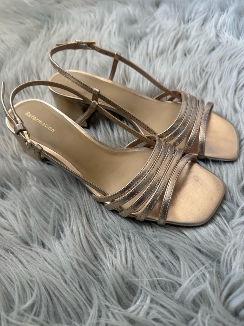 REFORMATION Eleonora Sling Back Block Heel Sandal in Gold Size 6 NWOB